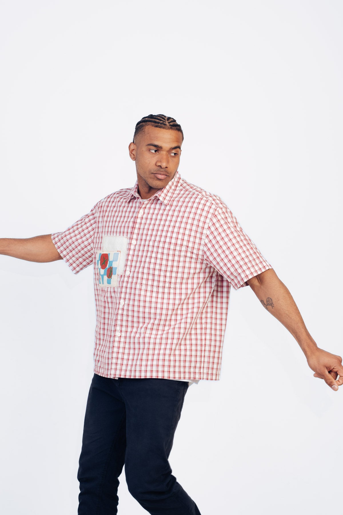 Camisa cuadros rojos y blancos con parche 3D