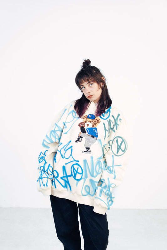 Sudadera graffiti oso azul.