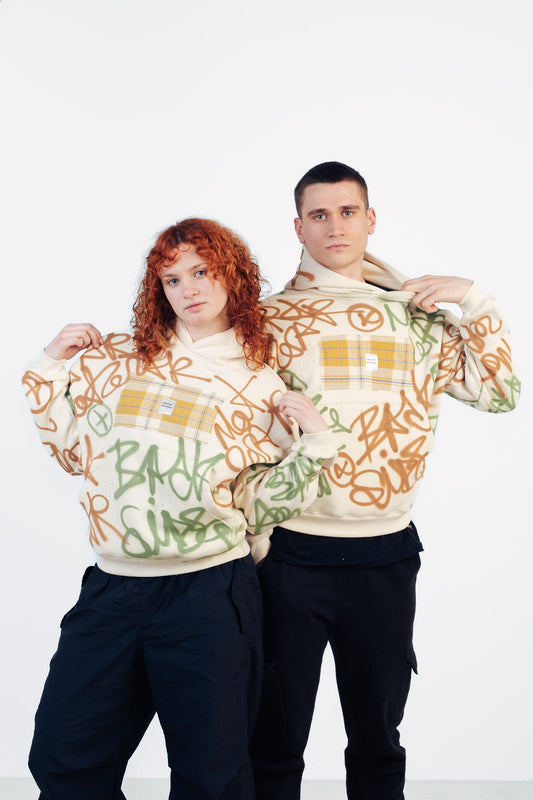 Sudadera graffiti parche cuadros