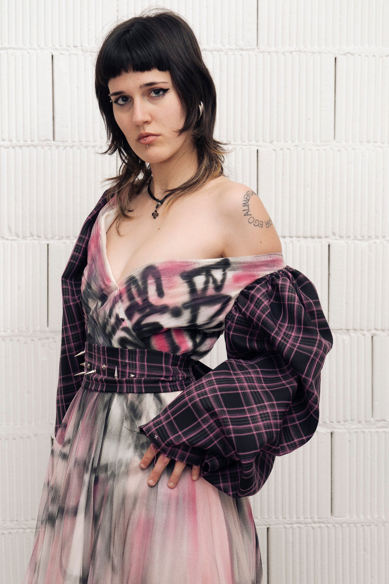 A. Ruido Blanco – Novia